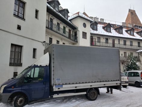 3,5 tonnás teherautó